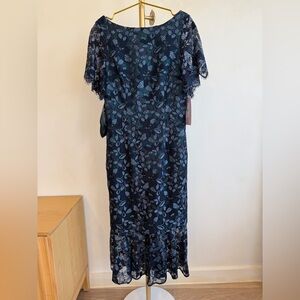 NWT JS Collections Nordstroms Navy and Blue Lace Midi Dress